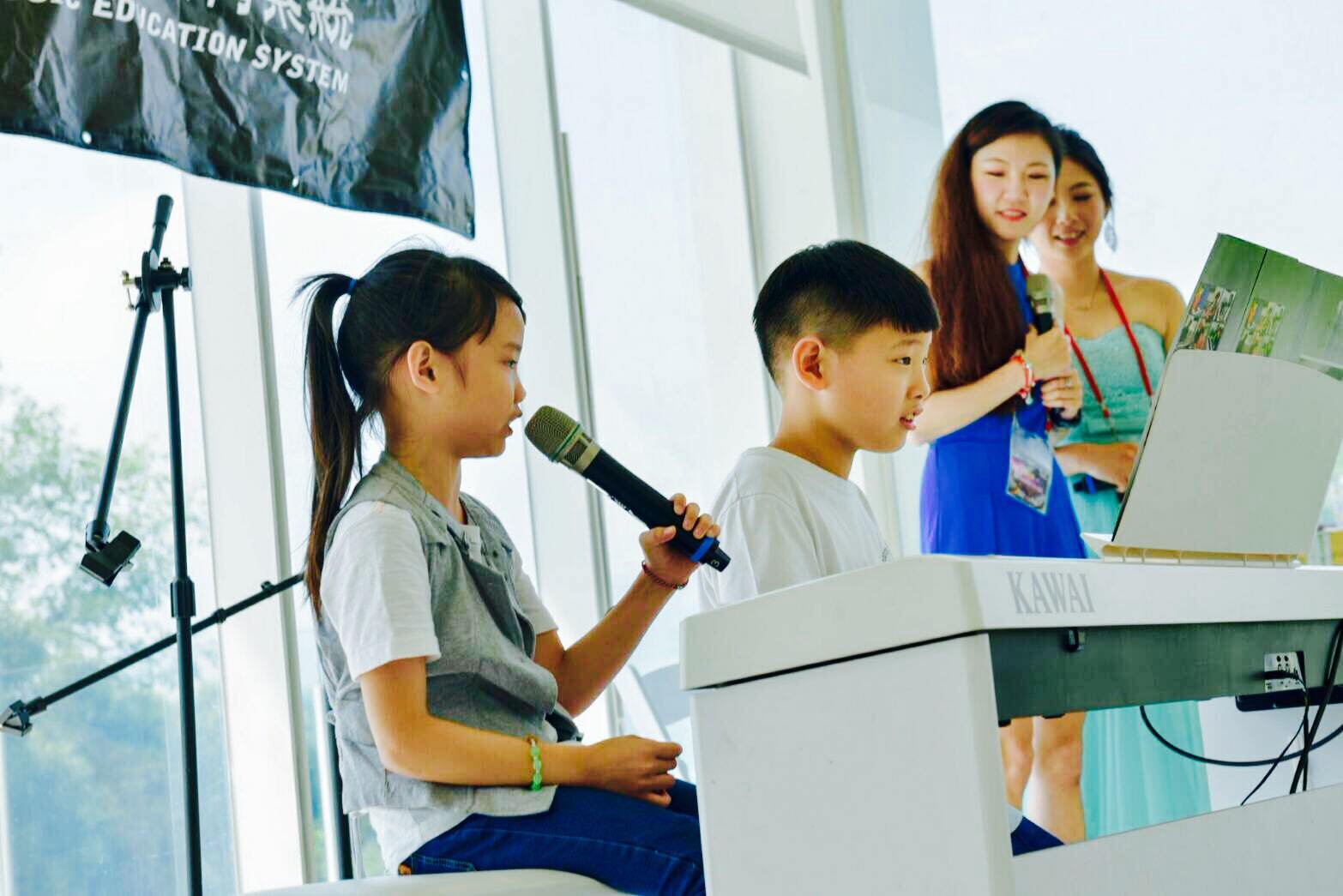 現代鋼琴 軍功教室-自彈自唱